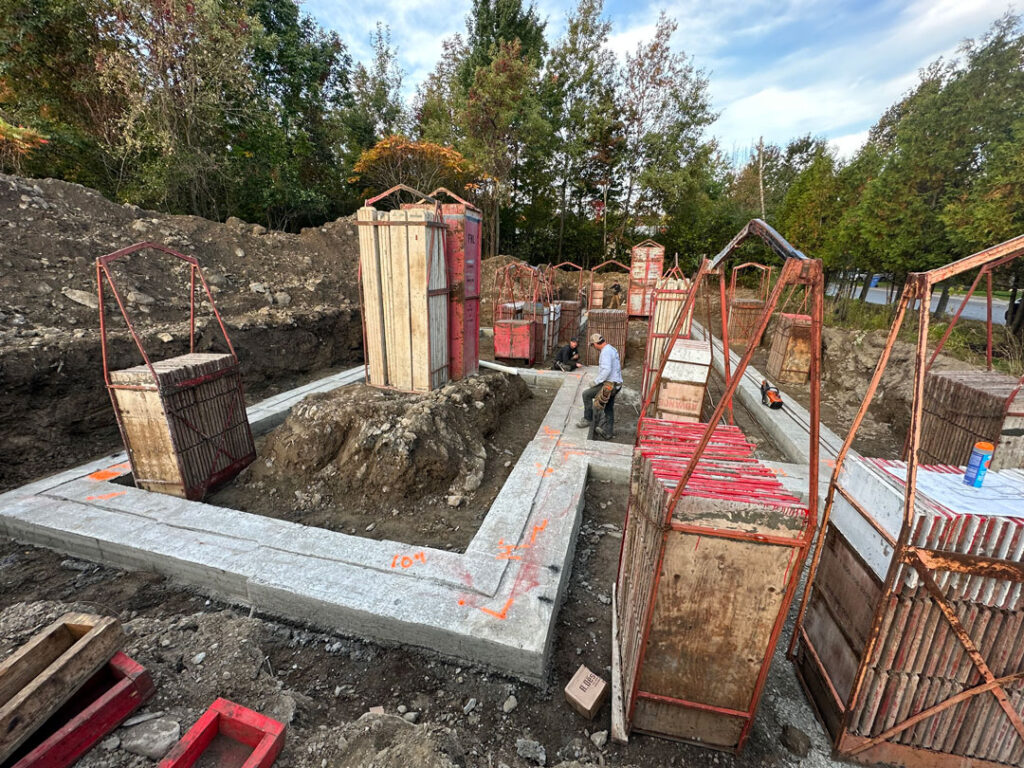 Semelle de béton avec armature