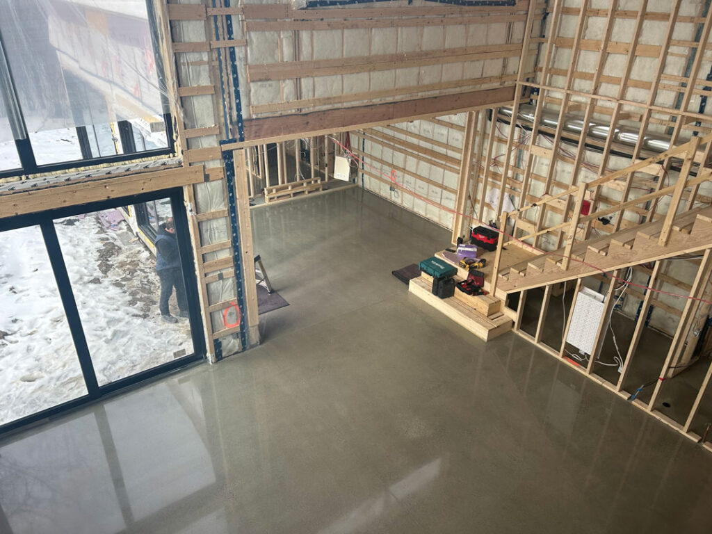 Béton polie avec scellant au RDC